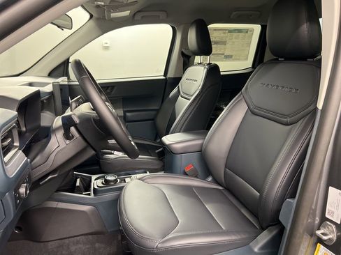 New 2026 Ford Maverick Lariat w/ Black Appearance Package image 25