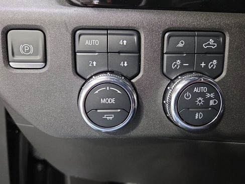 Used 2023 GMC Sierra 1500 SLT w/ SLT Premium Package AWD/4WD image 27