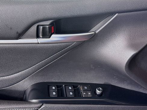 Used 2018 Toyota Camry XSE image 17