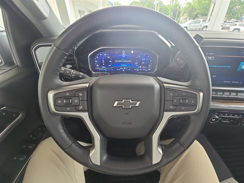 Used 2023 Chevrolet Silverado 1500 RST w/ Z71 Off-Road Package AWD/4WD image 11