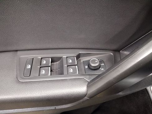 Used 2021 Volkswagen Tiguan SEL image 22