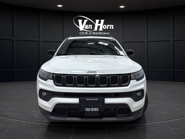Used 2025 Jeep Compass Latitude w/ Altitude Special Edition AWD/4WD image 2