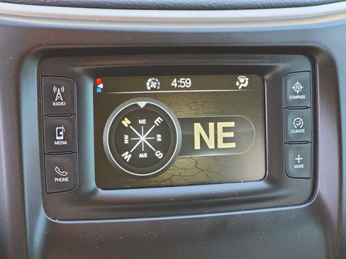 Used 2018 Jeep Cherokee Latitude w/ Cold Weather Group image 27