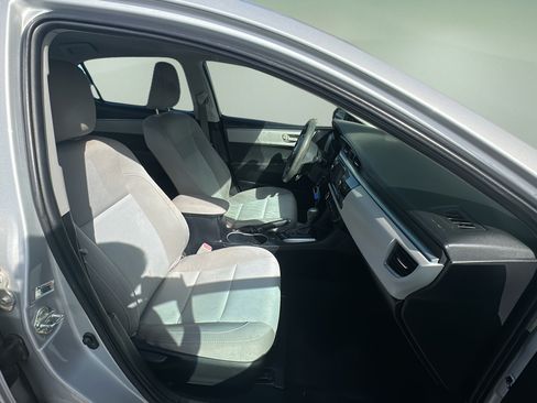 Used 2016 Toyota Corolla LE FWD image 16