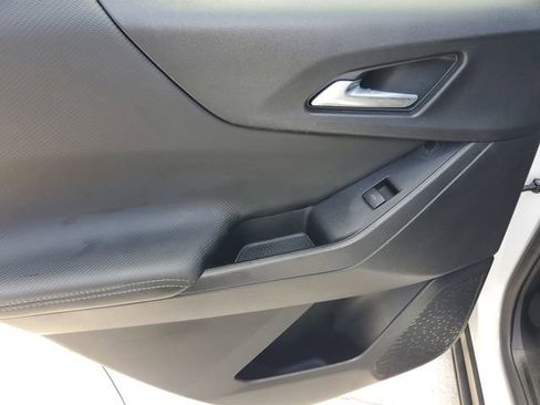Certified 2025 Chevrolet Equinox LT w/ Safety and Technology Package FWD image 11
