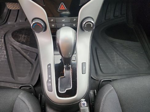 Used 2014 Chevrolet Cruze LT image 18