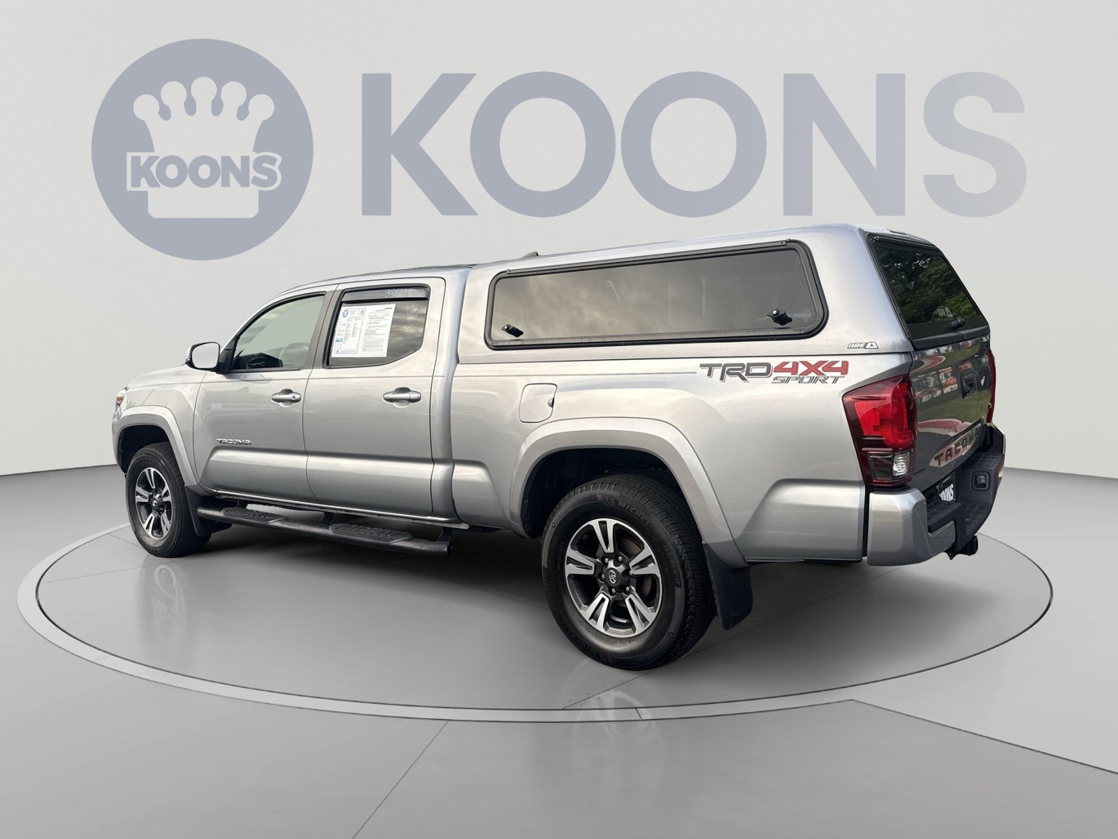 Used 2019 Toyota Tacoma TRD Sport AWD/4WD image 4