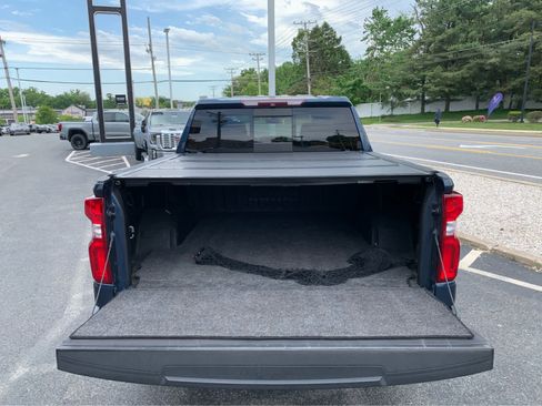 Used 2019 Chevrolet Silverado 1500 High Country w/ Technology Package AWD/4WD image 5