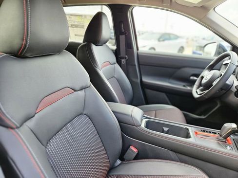 New 2026 Nissan Kicks SR w/ Cold Weather Package FWD image 13