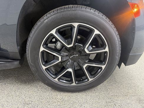 Used 2021 Chevrolet Suburban RST AWD/4WD image 40