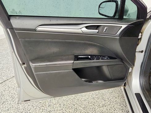 Used 2016 Ford Fusion SE FWD image 10