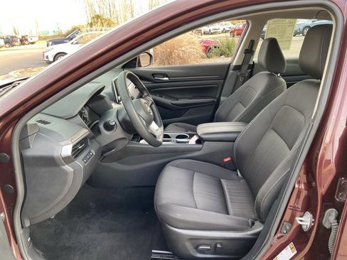 Used 2024 Nissan Altima 2.5 SV image 33