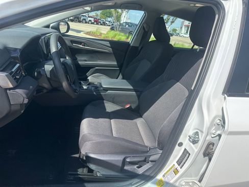 Used 2025 Toyota Camry LE image 10