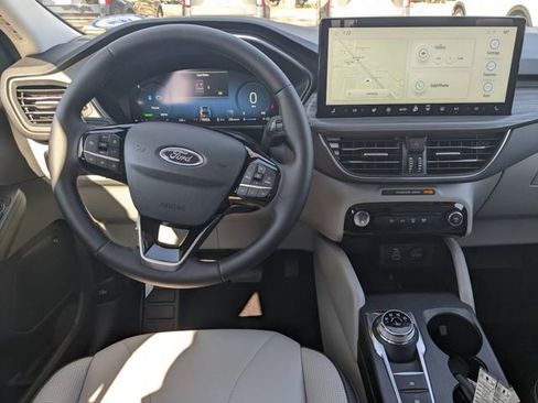 New 2025 Ford Escape SE w/ PHEV Premium Package image 5