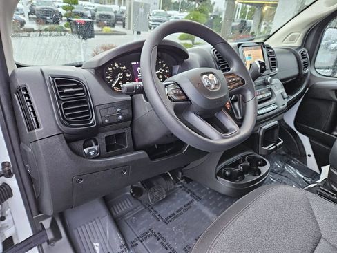 Used 2025 RAM ProMaster 2500 w/ Convenience Group image 18