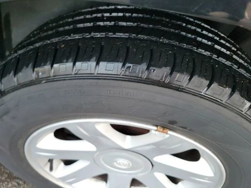 Used 2005 Chrysler 300 Touring image 18