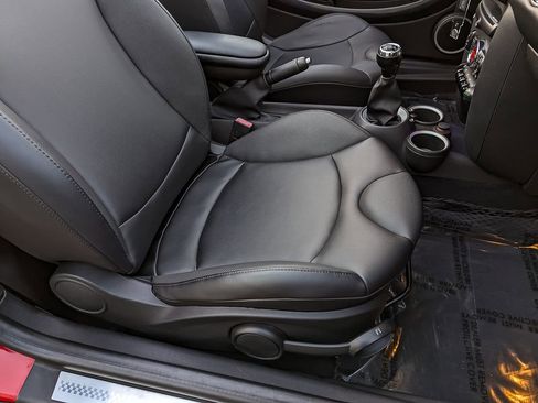 Used 2014 MINI Cooper S image 34