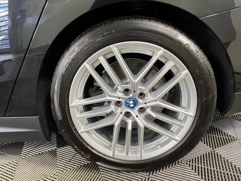 Used 2025 BMW i5 xDrive40 w/ Premium Package image 18