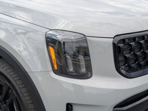 Certified 2025 Kia Telluride SX Prestige X-Line AWD/4WD image 10
