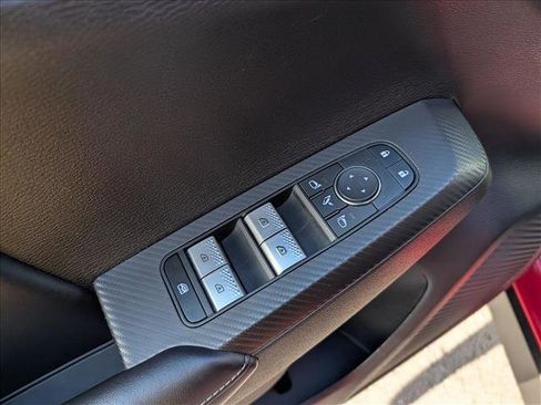 Used 2024 Mitsubishi Outlander SE image 28