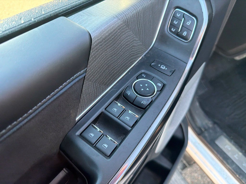 Used 2025 Ford F350 Platinum AWD/4WD image 11