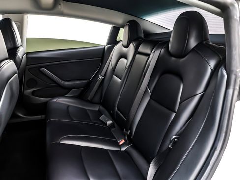 Used 2022 Tesla Model 3 Performance image 8