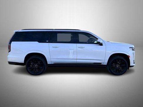 Certified 2023 Cadillac Escalade ESV Sport Platinum image 4