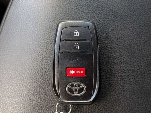 Used 2025 Toyota Tacoma TRD Sport AWD/4WD image 28