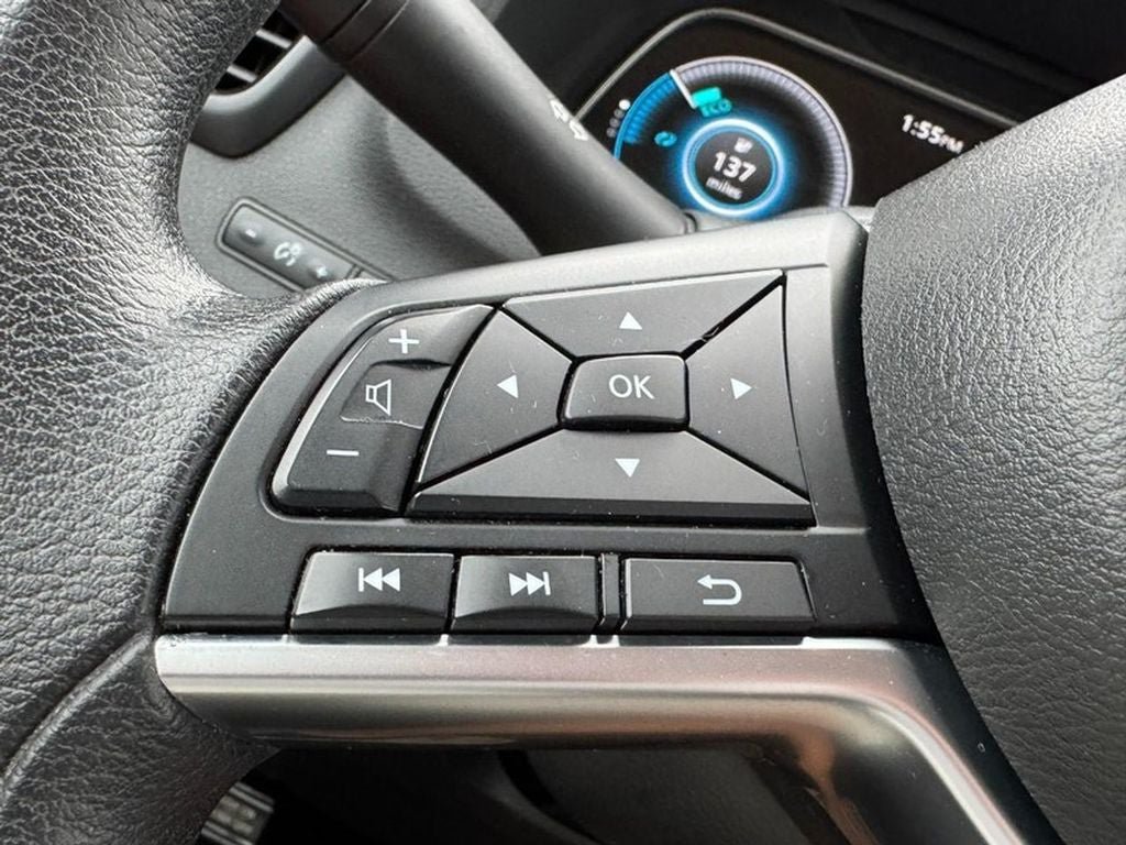 Used 2025 Nissan Leaf S FWD image 18