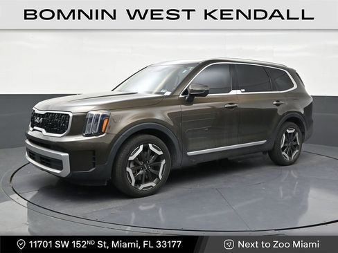 Used 2024 Kia Telluride EX FWD image 1