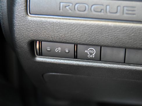 Used 2024 Nissan Rogue S FWD image 30