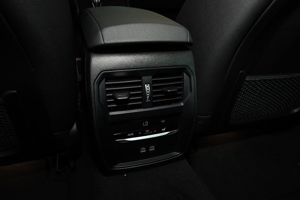 Used 2021 BMW 330i Sedan w/ M Sport Package RWD image 16