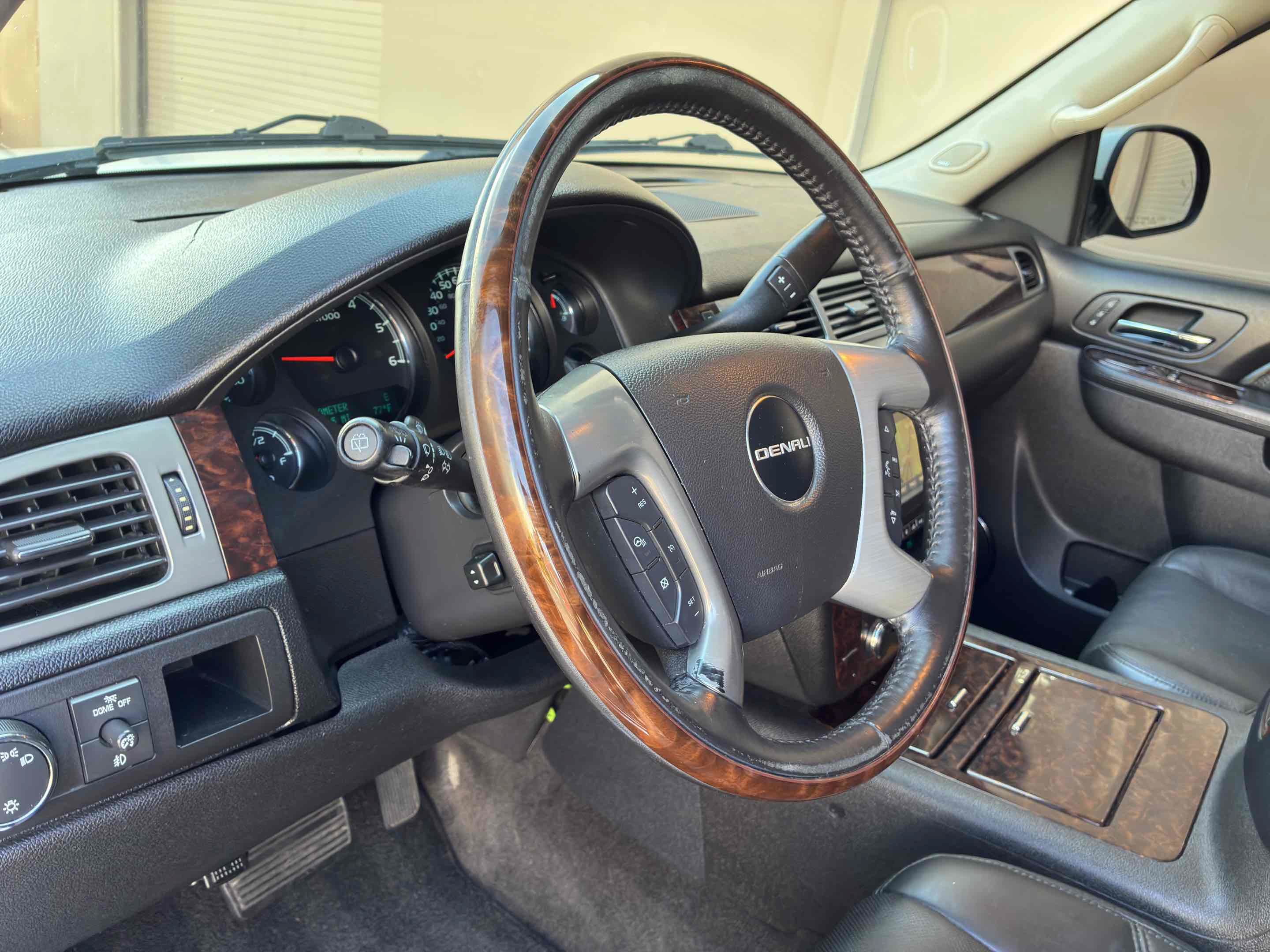 Used 2012 GMC Yukon Denali AWD/4WD image 19