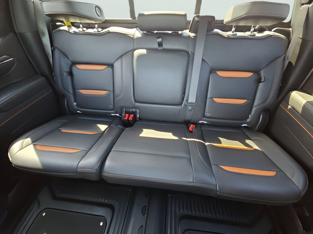 Used 2025 GMC Sierra 1500 AT4 w/ AT4 Premium Package AWD/4WD image 14