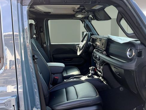 New 2026 Jeep Wrangler Unlimited Sahara AWD/4WD image 25