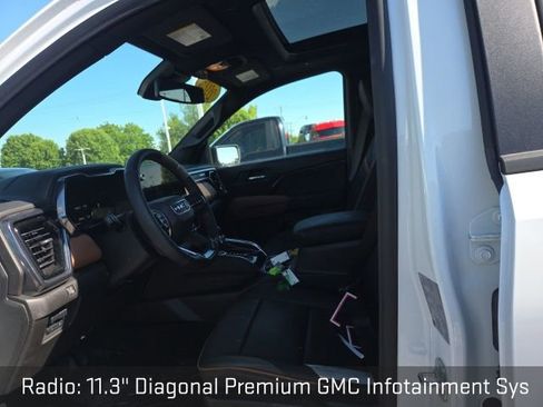 Used 2025 GMC Canyon AT4 w/ Nightfall Edition AWD/4WD image 9