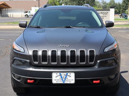 Used 2016 Jeep Cherokee Trailhawk w/ Cold Weather Group AWD/4WD image 12