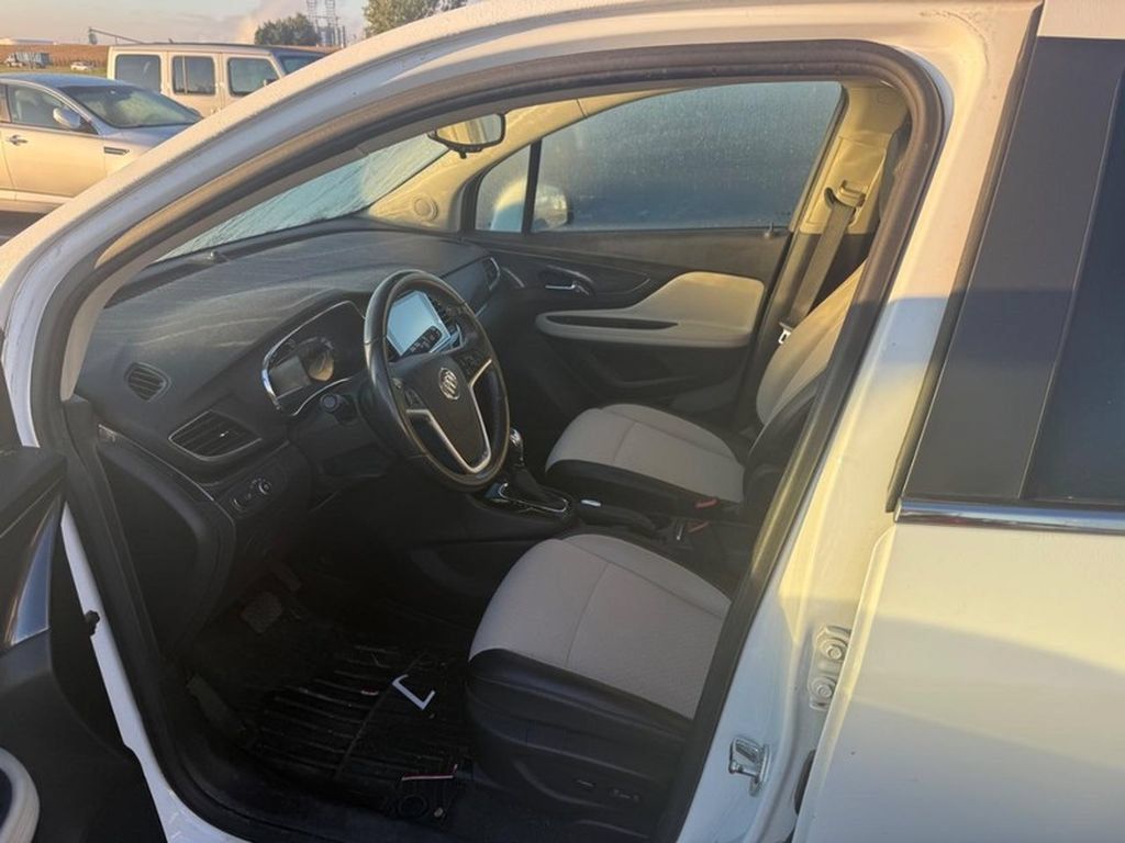 Used 2020 Buick Encore Preferred FWD image 18