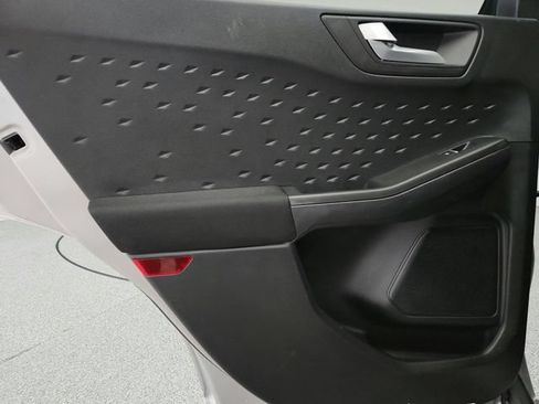 Used 2020 Ford Escape SE FWD image 22