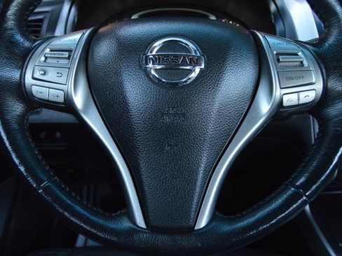 Used 2013 Nissan Altima 2.5 SL w/ Technology Pkg image 19