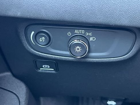 Used 2020 GMC Terrain SLE w/ LPO, Floor Liner Package AWD/4WD image 35
