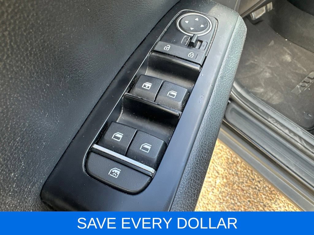 Used 2023 Kia Soul LX w/ Option Group 015 FWD image 7