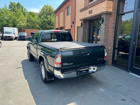Used 2010 Toyota Tacoma 4x4 Access Cab V6 image 5
