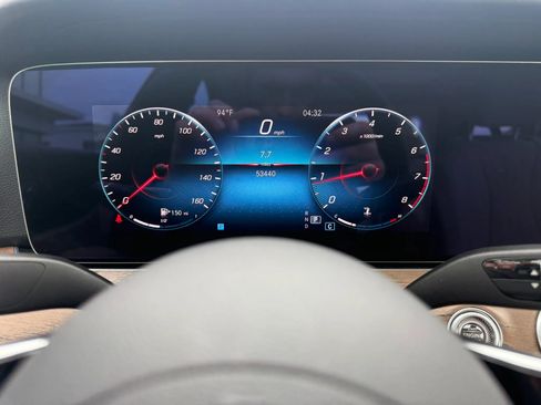 Used 2022 Mercedes-Benz E 350 4MATIC Sedan image 17