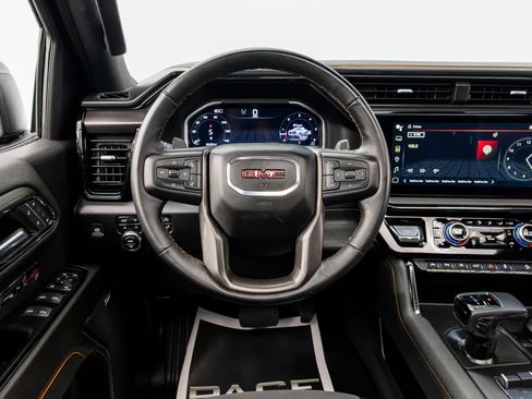 Used 2024 GMC Sierra 1500 AT4 w/ Technology Package AWD/4WD image 40