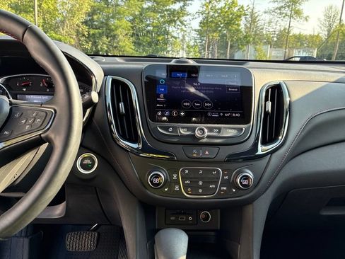 Used 2024 Chevrolet Equinox RS w/ RS Leather Package AWD/4WD image 17