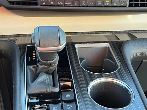 Used 2021 Toyota Sienna Platinum image 35