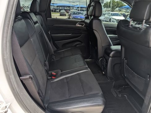 Used 2021 Jeep Grand Cherokee Laredo X RWD image 29