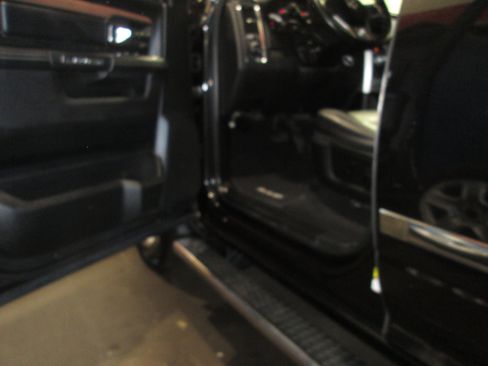 Used 2018 RAM 1500 Laramie w/ Convenience Group image 31