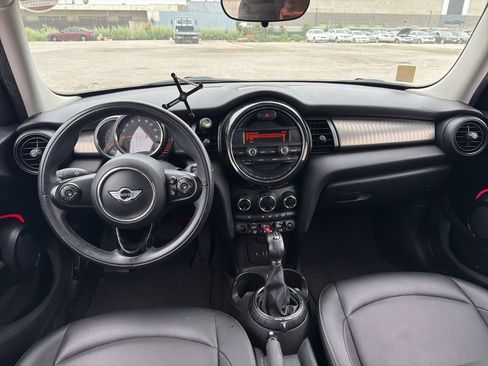 Used 2016 MINI Cooper 4-Door Hardtop image 9